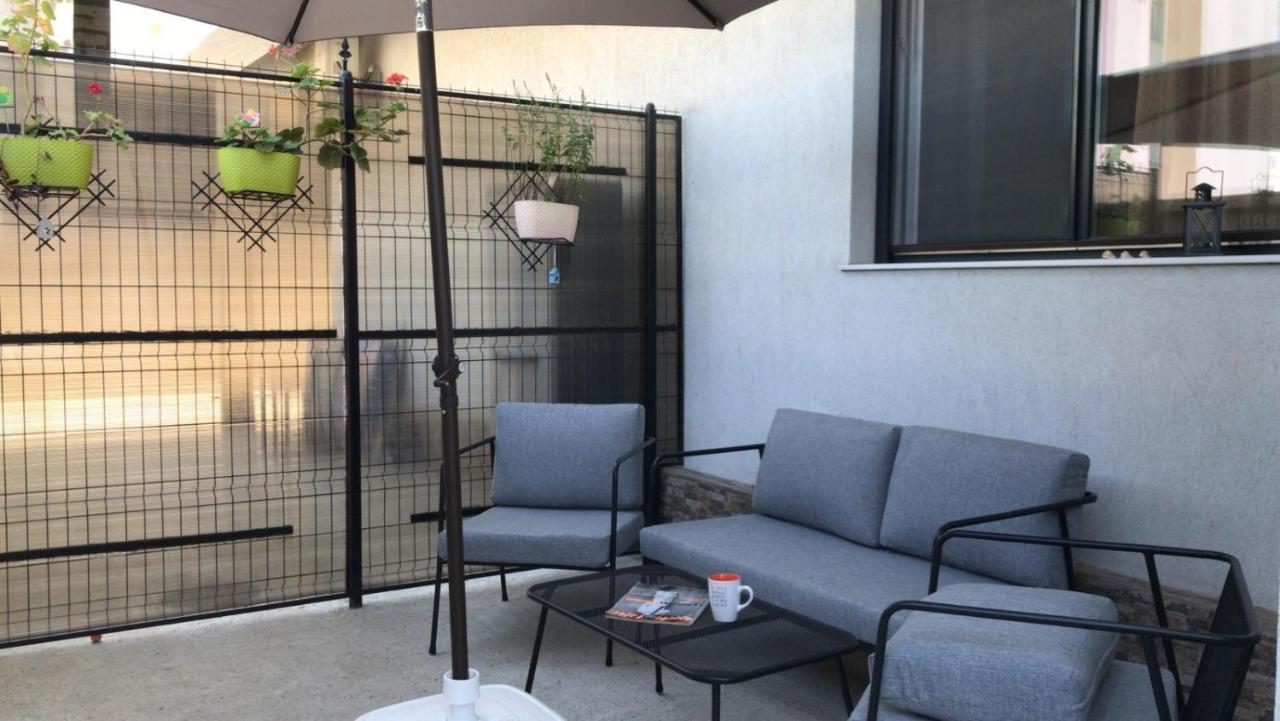La Belle Vie Apartment นาโวดาริ ภายนอก รูปภาพ
